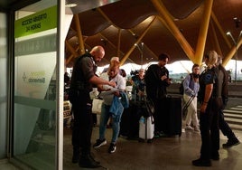 Los sindicatos celebran el acuerdo para Barajas pero siguen pidiendo el desalojo de los sintecho