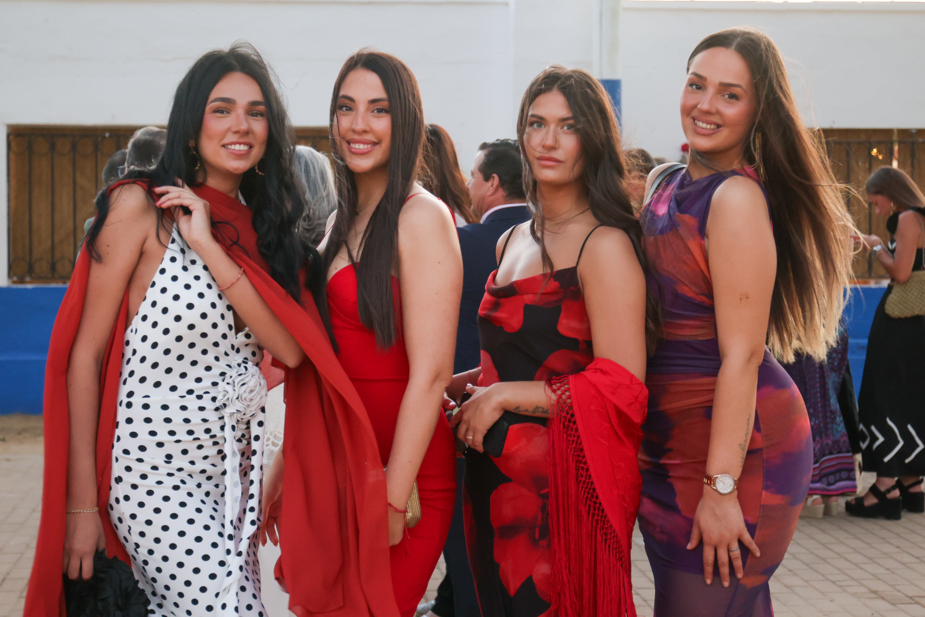 El espectacular ambiente en la primera noche de la Feria de Córdoba 2025, en imágenes