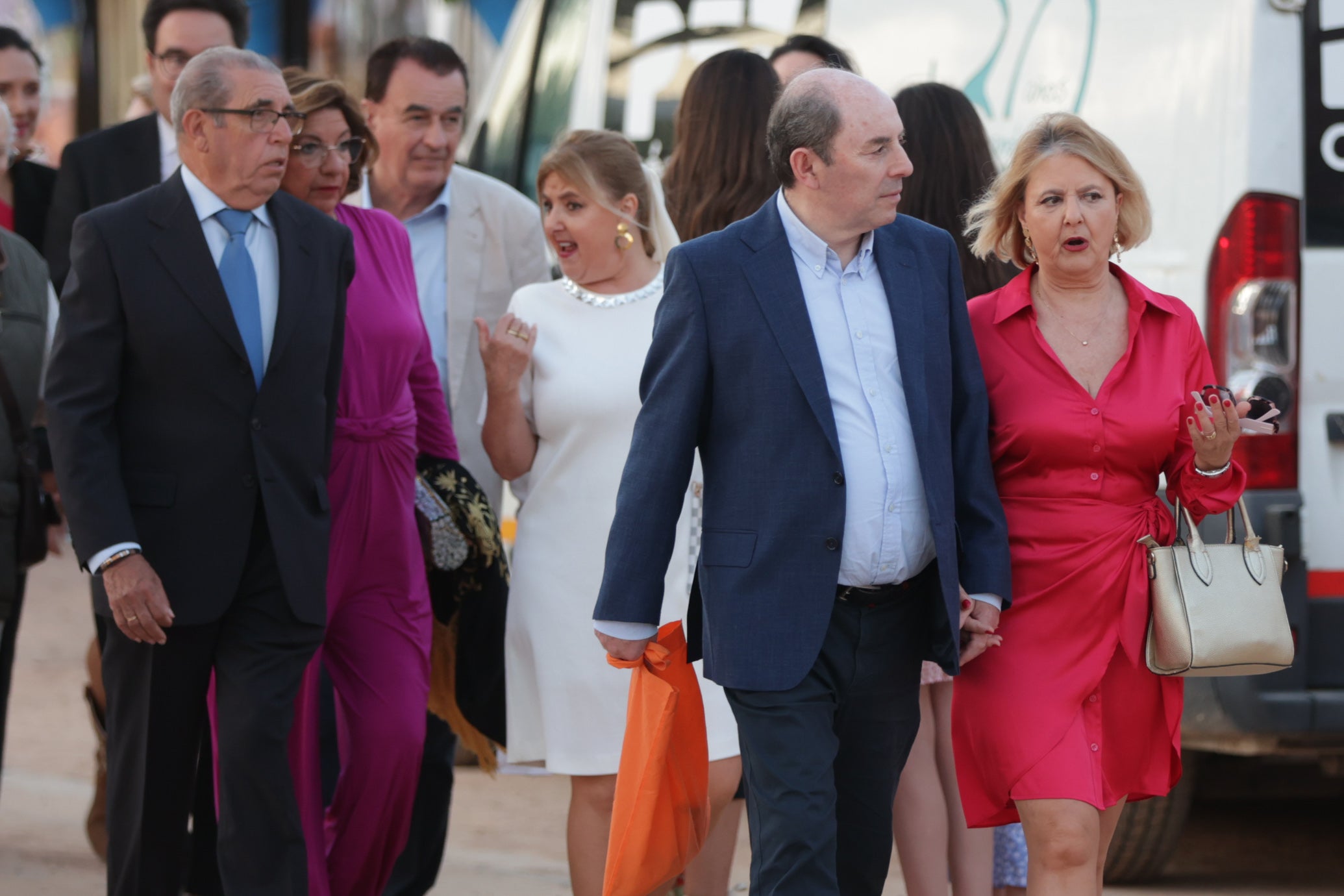 El espectacular ambiente en la primera noche de la Feria de Córdoba 2025, en imágenes