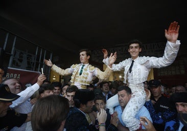 Zulueta y Manuel Quintana, a hombros por la puerta grande de Los Califas en Córdoba