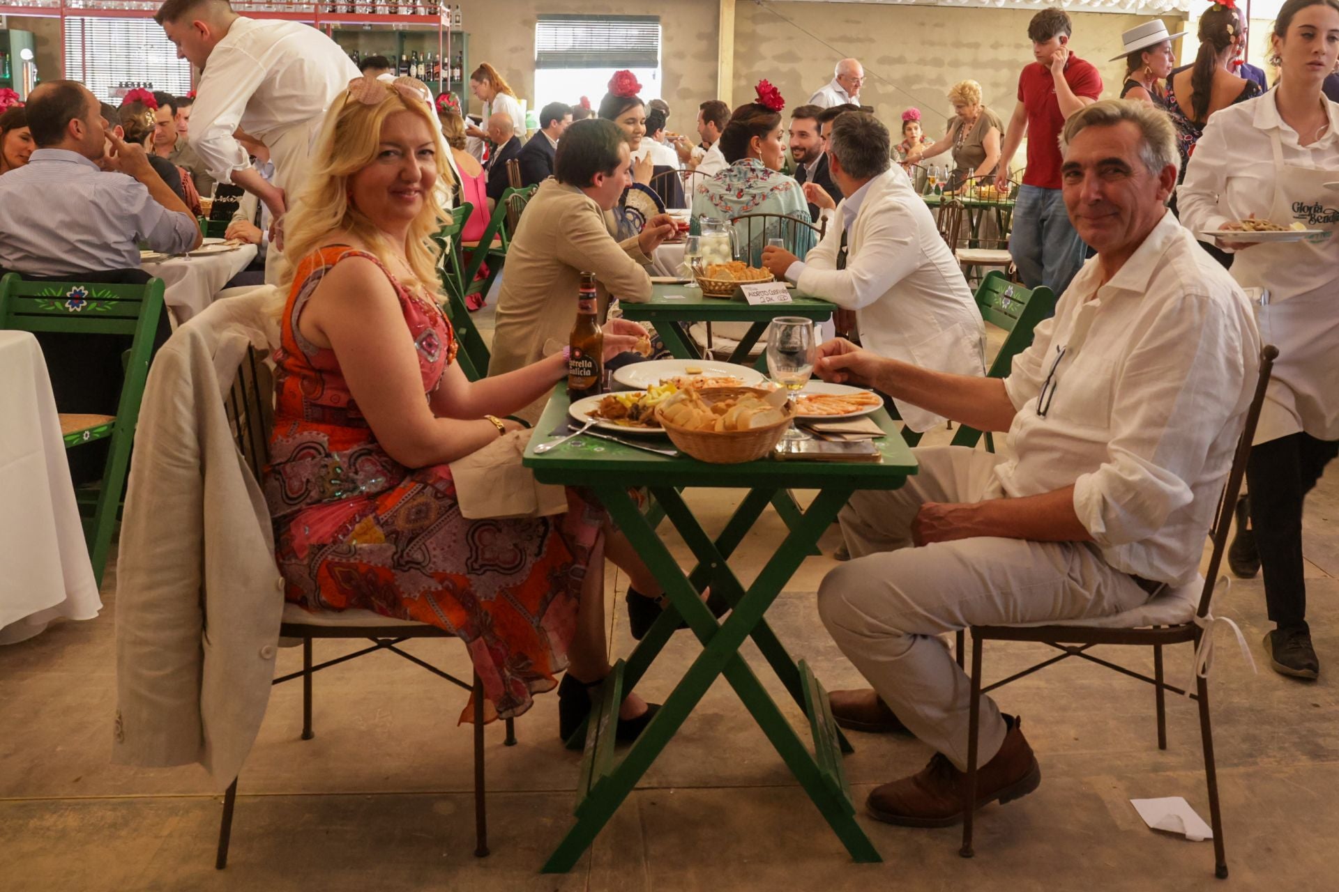 El ambiente en las casetas del sábado de Feria en Córdoba, en imágenes