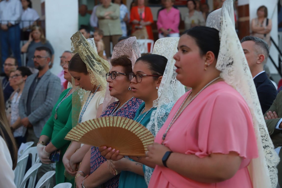 La procesión y la misa de María Auxiliadora de Córdoba, en imágenes