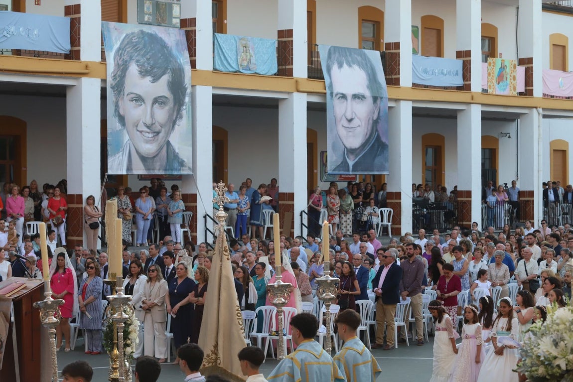 La procesión y la misa de María Auxiliadora de Córdoba, en imágenes
