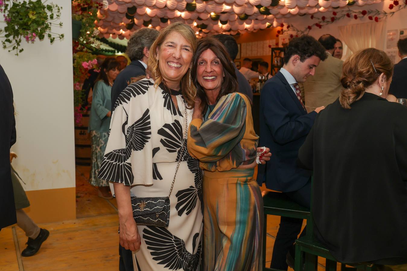 El espectacular ambiente en la primera noche de la Feria de Córdoba 2025, en imágenes