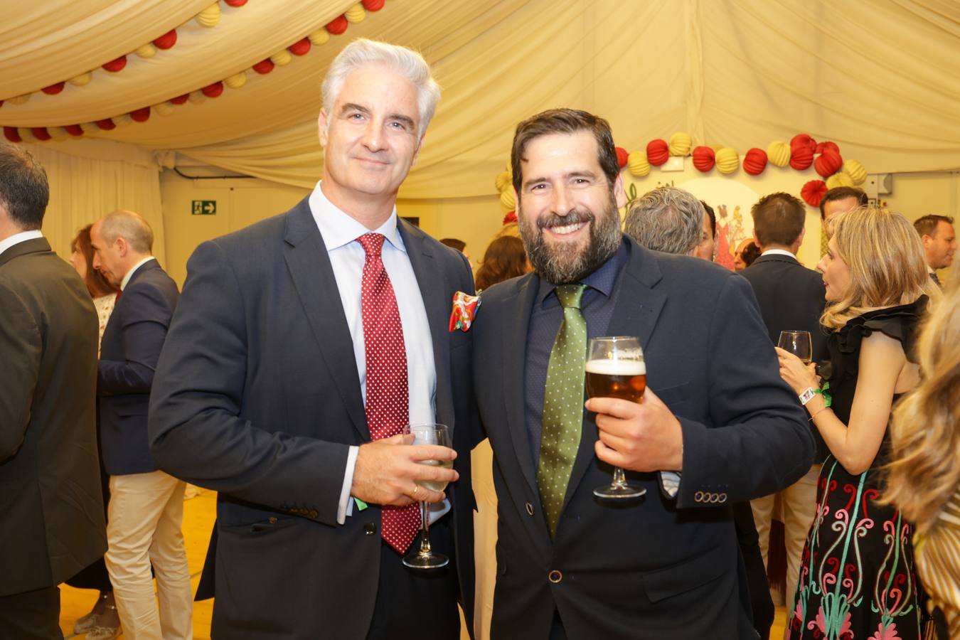 El espectacular ambiente en la primera noche de la Feria de Córdoba 2025, en imágenes
