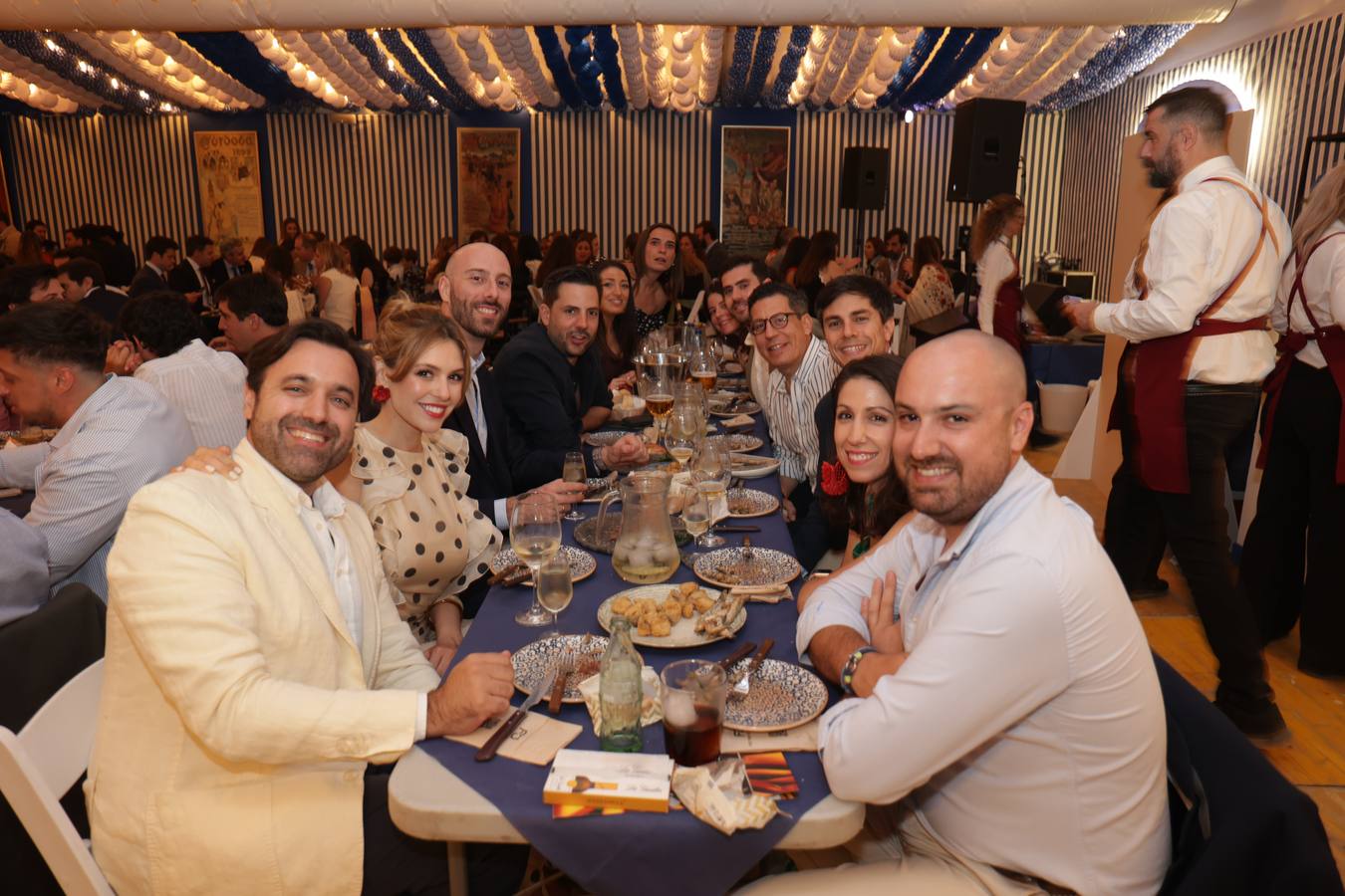 El espectacular ambiente en la primera noche de la Feria de Córdoba 2025, en imágenes