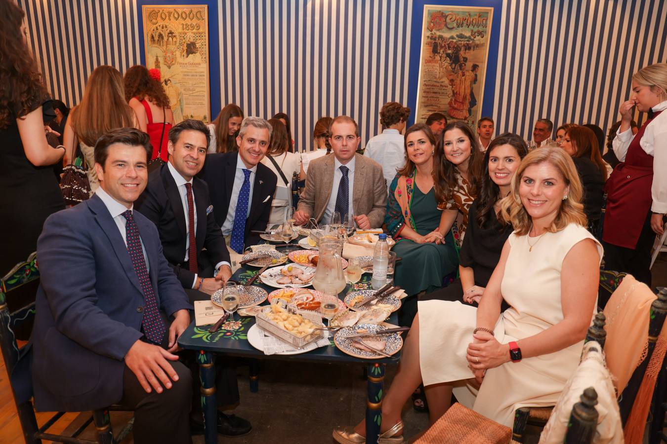 El espectacular ambiente en la primera noche de la Feria de Córdoba 2025, en imágenes