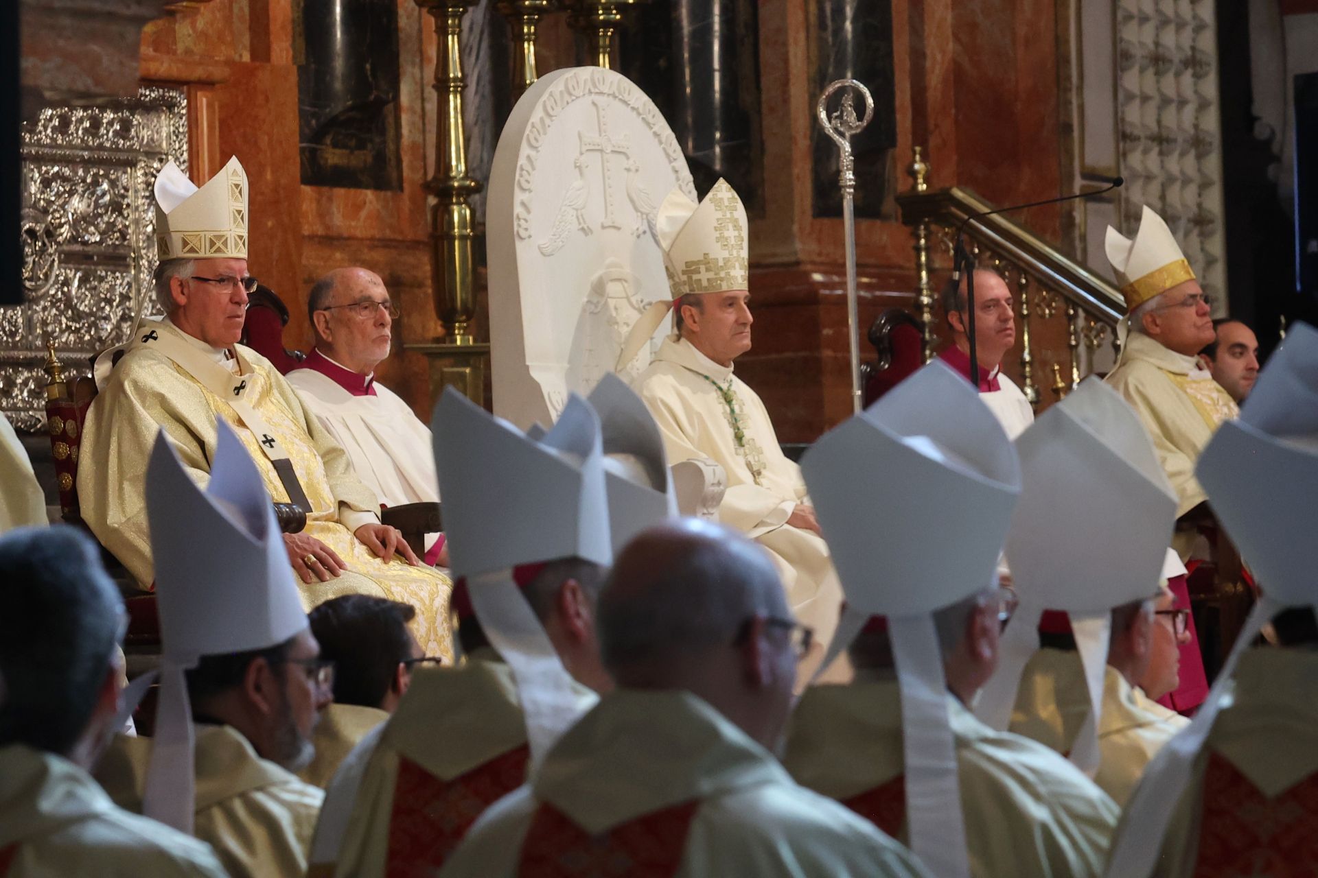La toma de posesión de Jesús Fernández como nuevo obispo de Córdoba, en imágenes