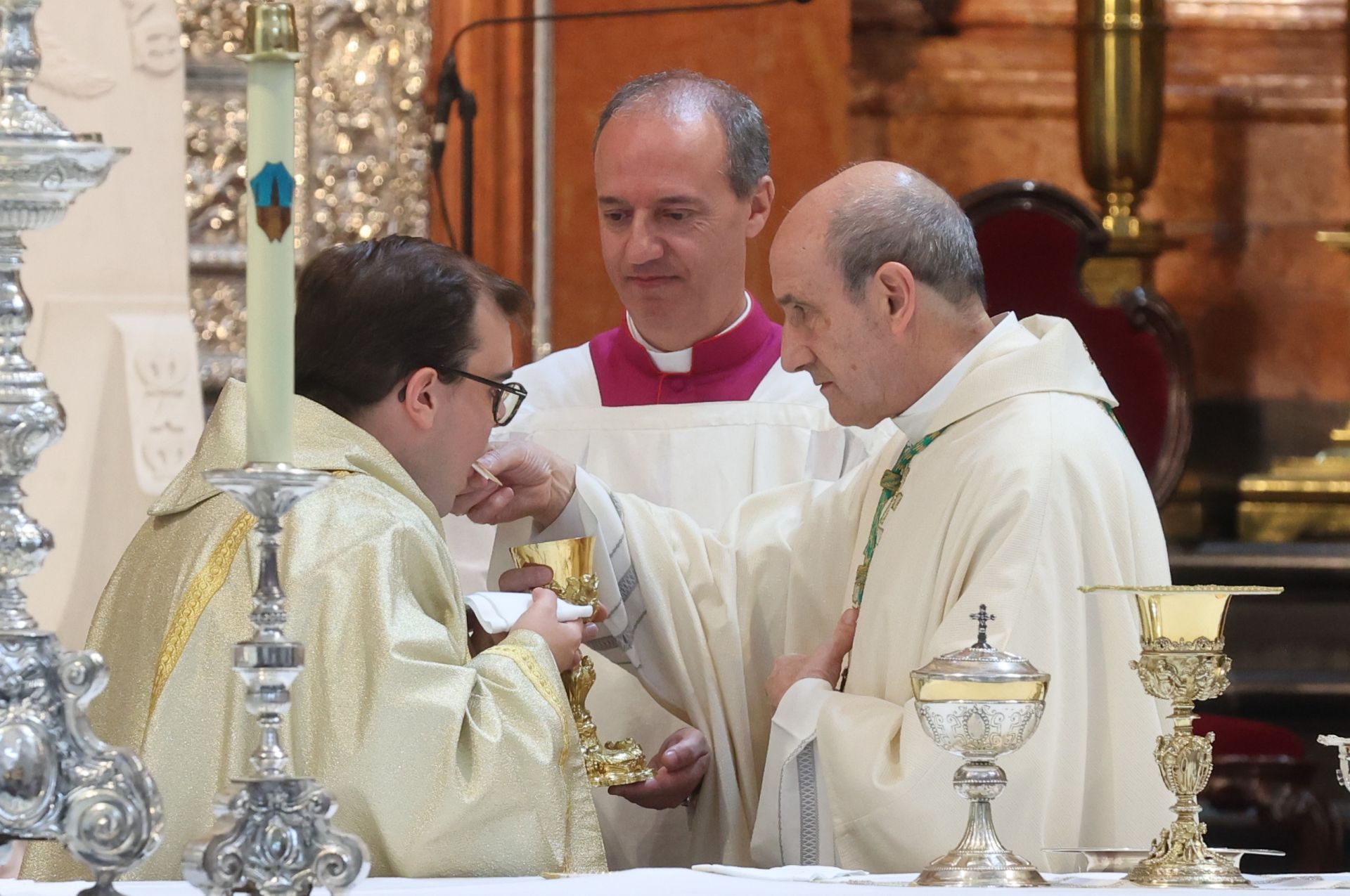 La toma de posesión de Jesús Fernández como nuevo obispo de Córdoba, en imágenes
