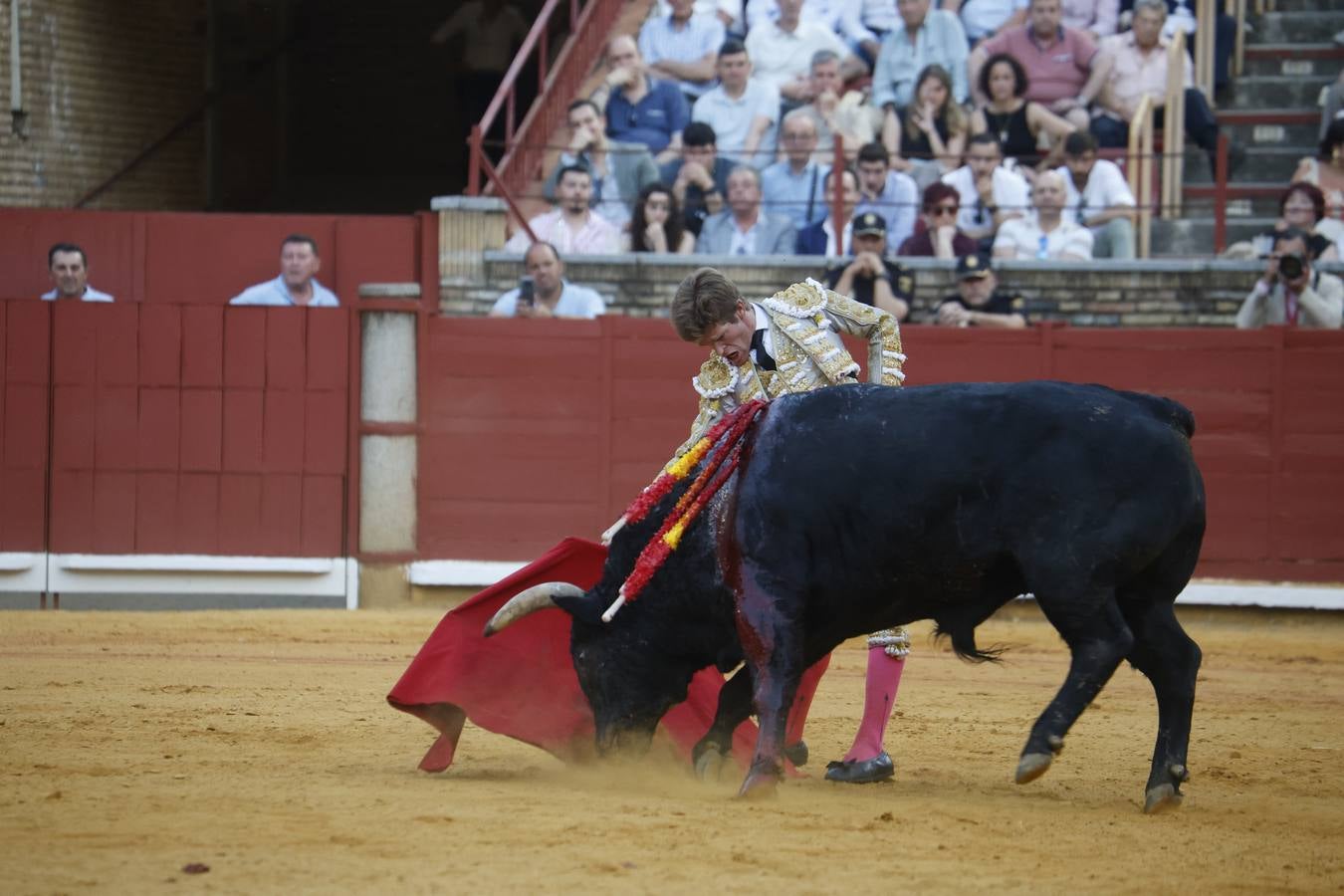 La corrida de Perera, De Justo y Jiménez en Córdoba, en imágenes