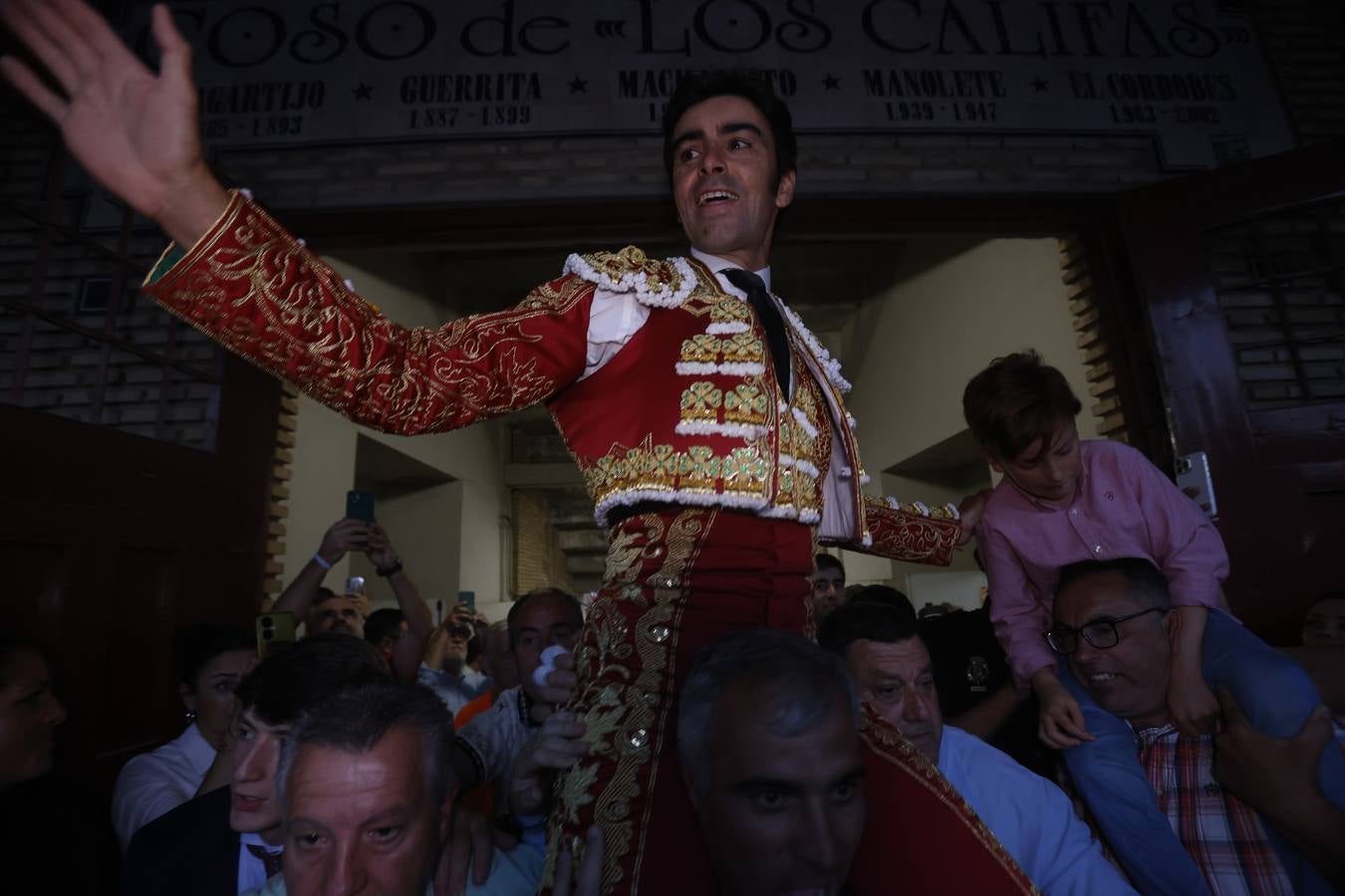 La corrida de Perera, De Justo y Jiménez en Córdoba, en imágenes