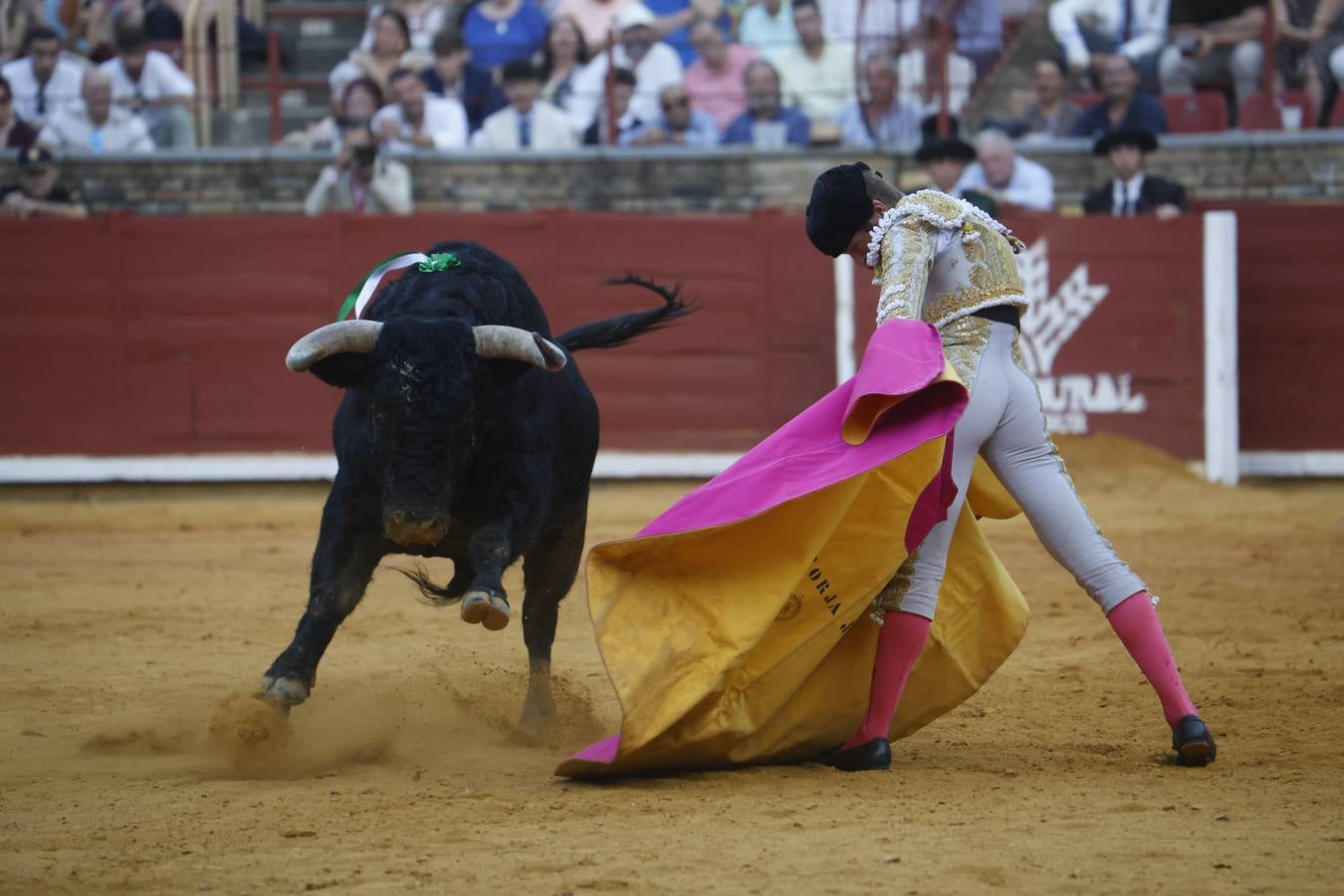 La corrida de Perera, De Justo y Jiménez en Córdoba, en imágenes