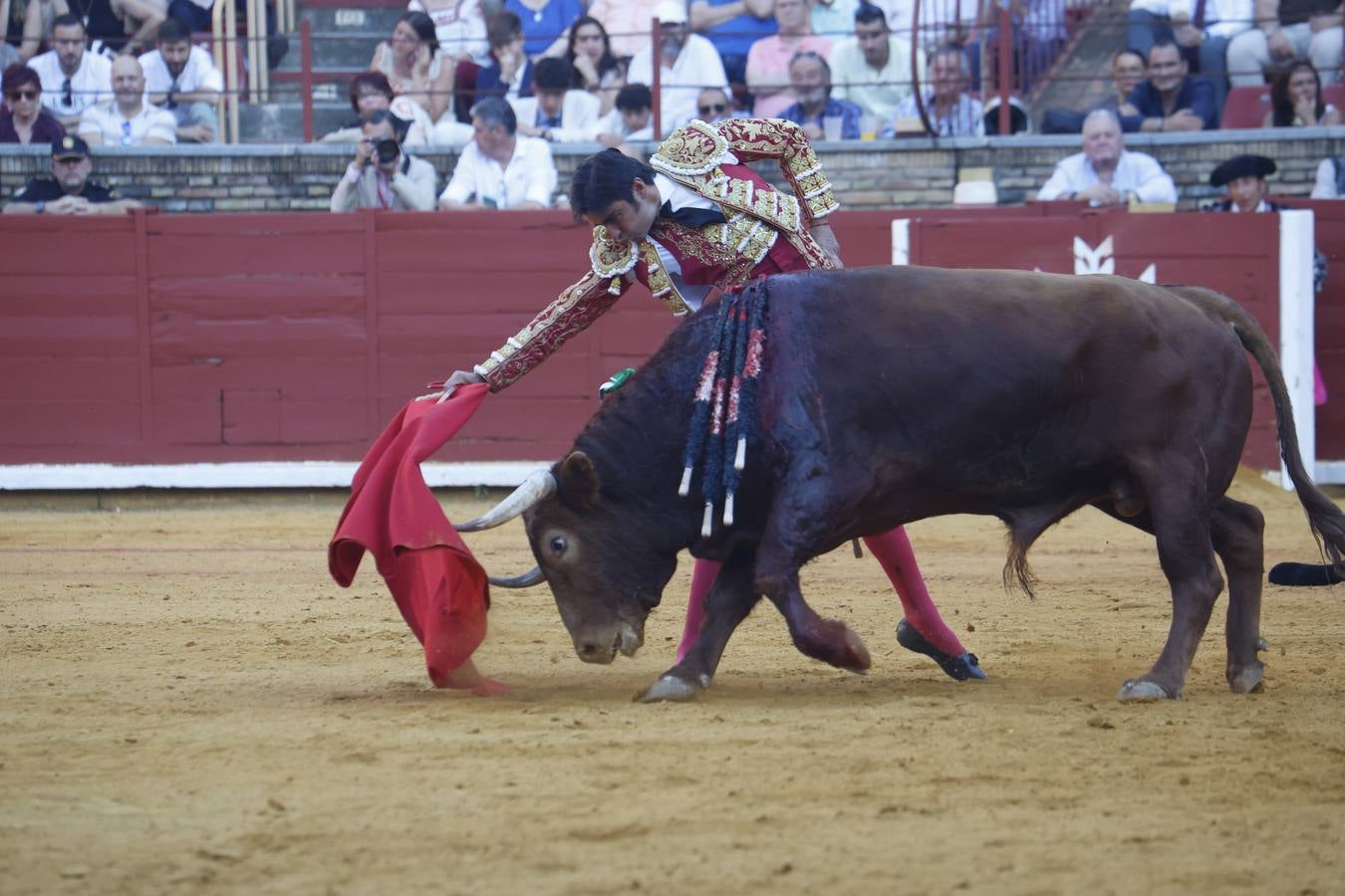 La corrida de Perera, De Justo y Jiménez en Córdoba, en imágenes