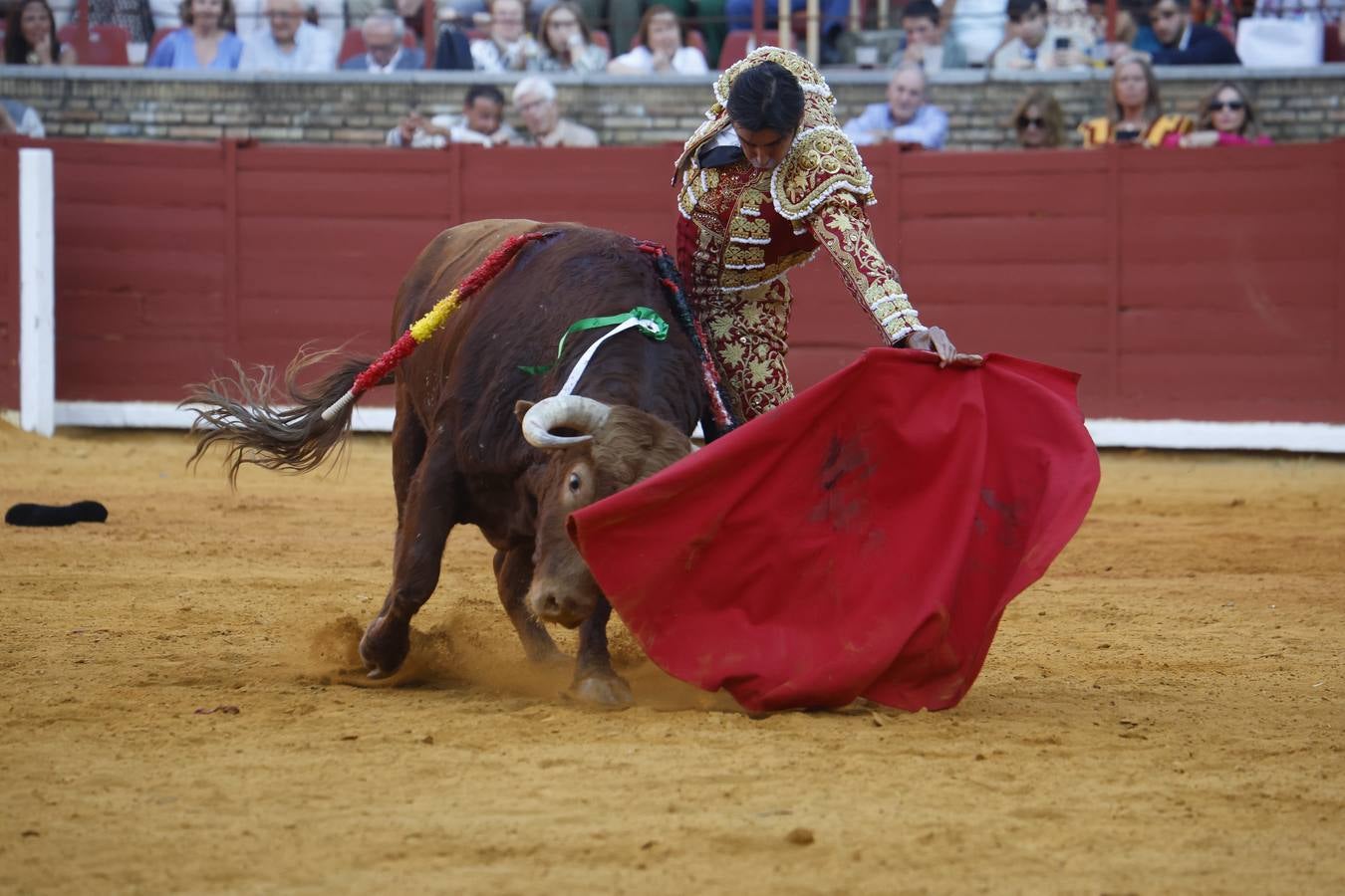 La corrida de Perera, De Justo y Jiménez en Córdoba, en imágenes