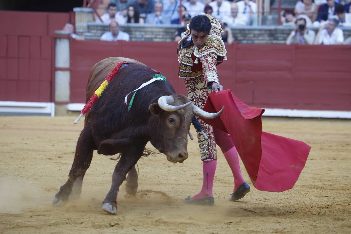 La corrida de Perera, De Justo y Jiménez en Córdoba, en imágenes