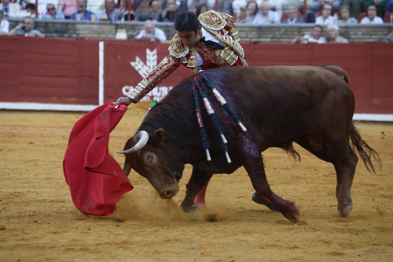 La corrida de Perera, De Justo y Jiménez en Córdoba, en imágenes