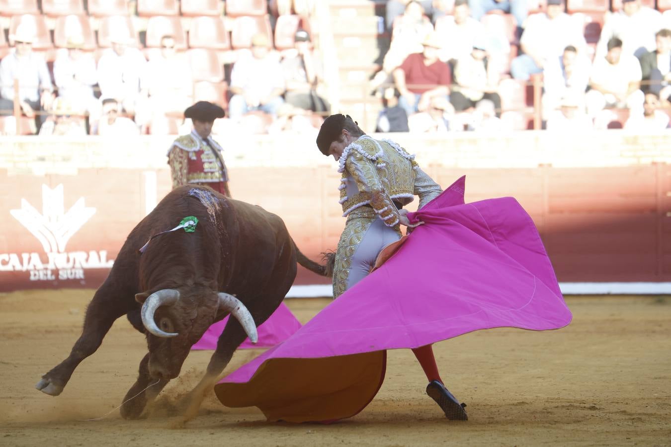 La corrida de Perera, De Justo y Jiménez en Córdoba, en imágenes