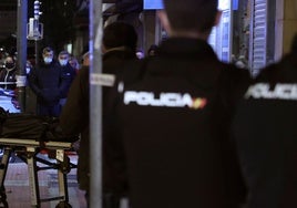 Un hombre, herido grave al recibir cuatro puñaladas en plena calle en el distrito de Latina