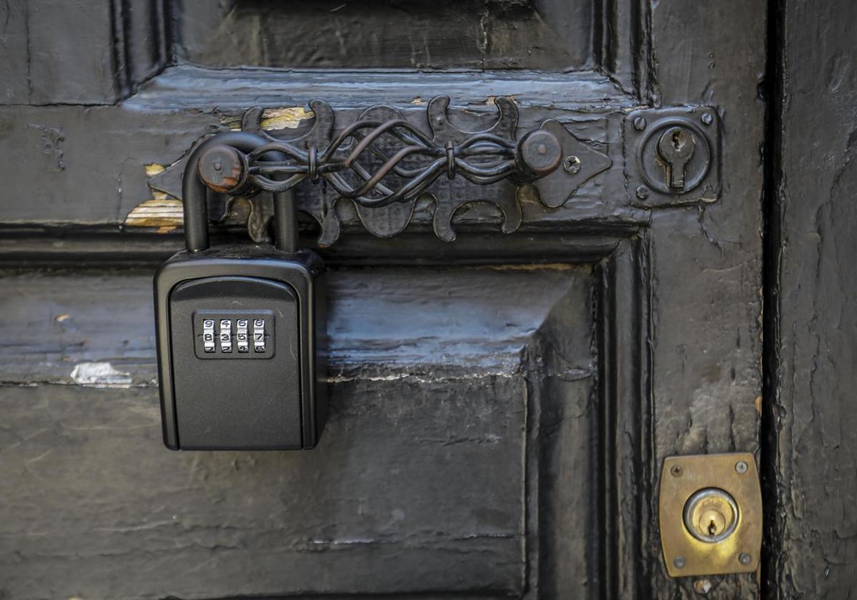Candados con combinación como forma de acceso a una vivienda de uso turístico