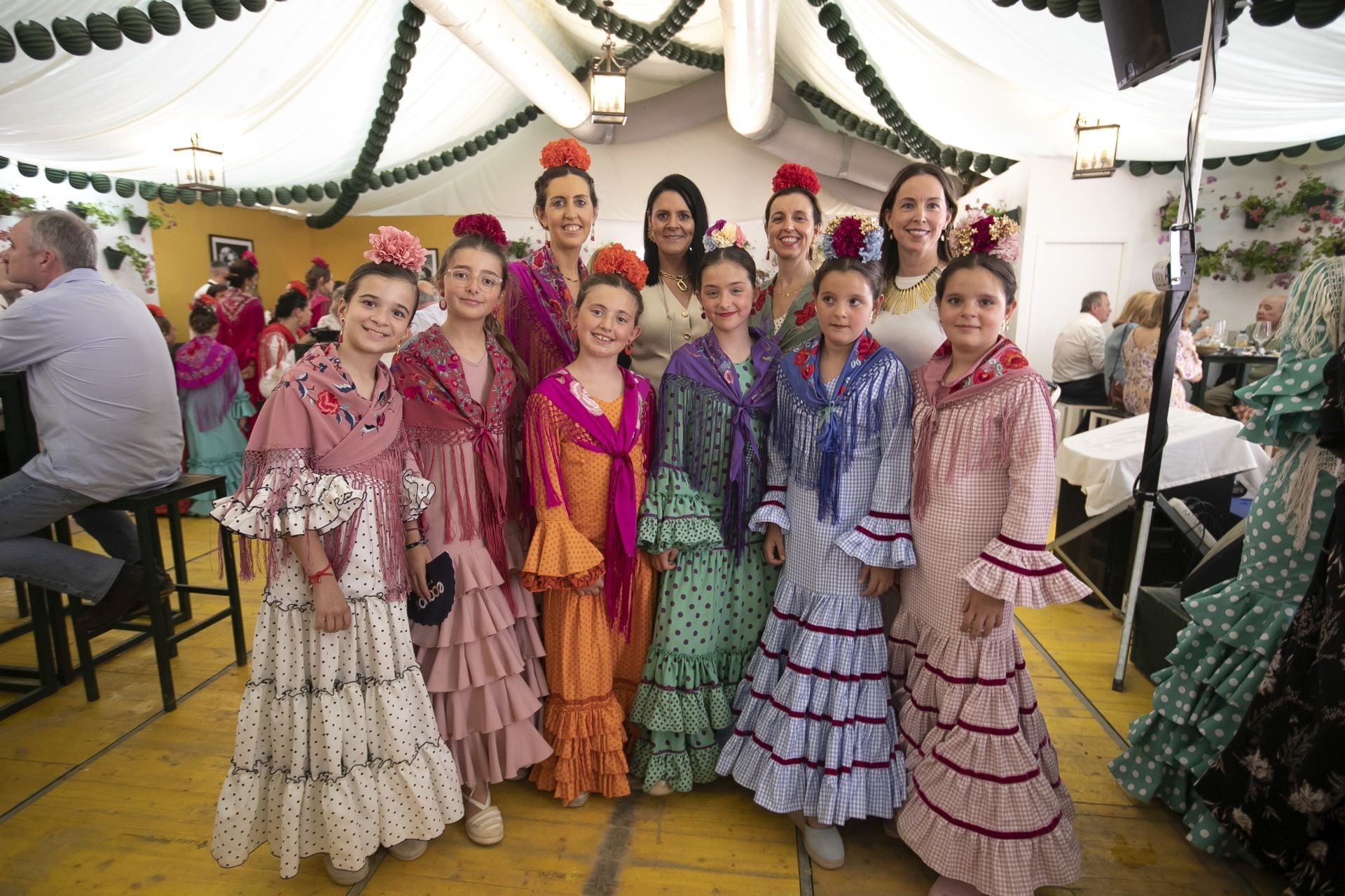 La alegría en las casetas del Domingo de la Feria de Córdoba, en imágenes