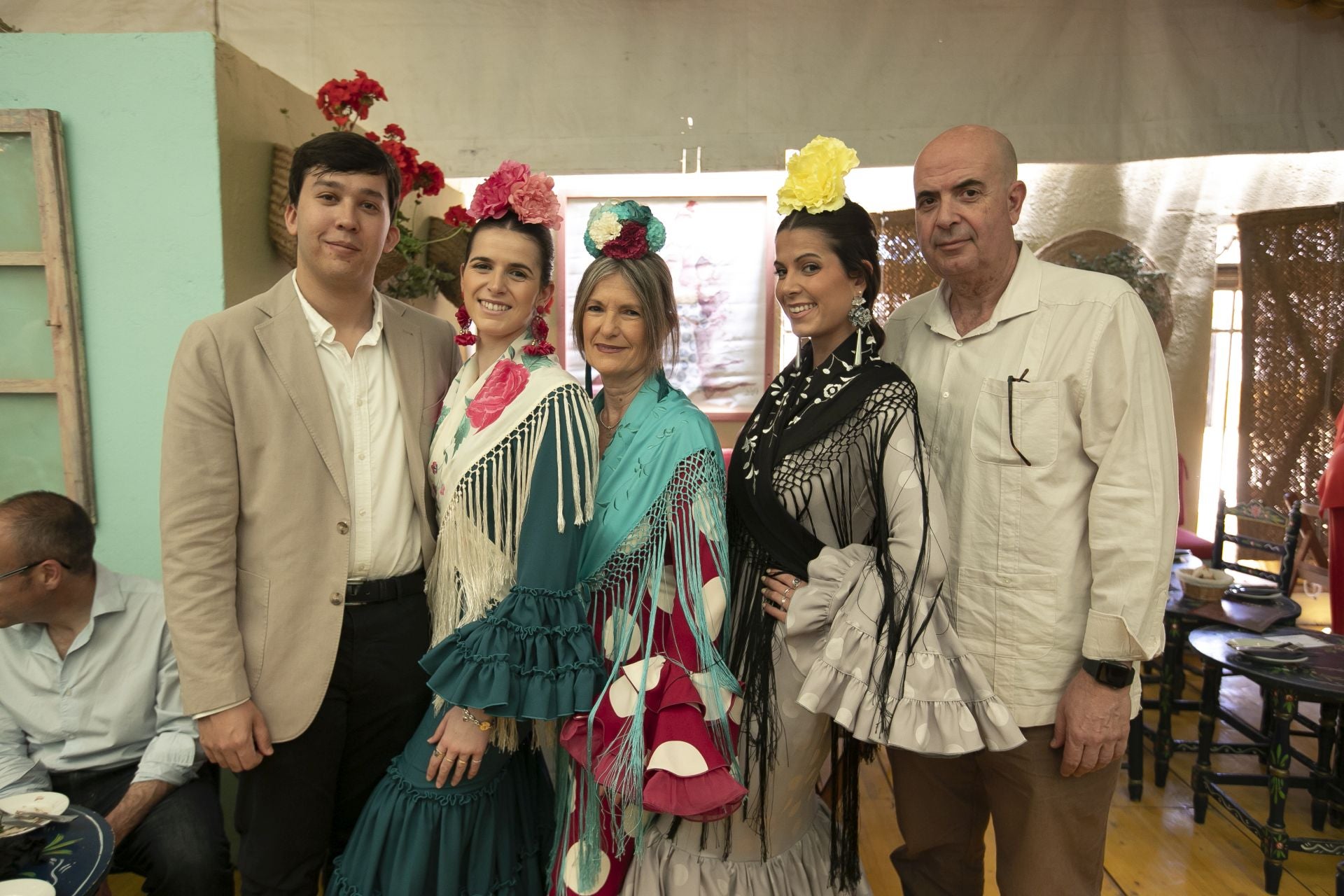 La alegría en las casetas del Domingo de la Feria de Córdoba, en imágenes