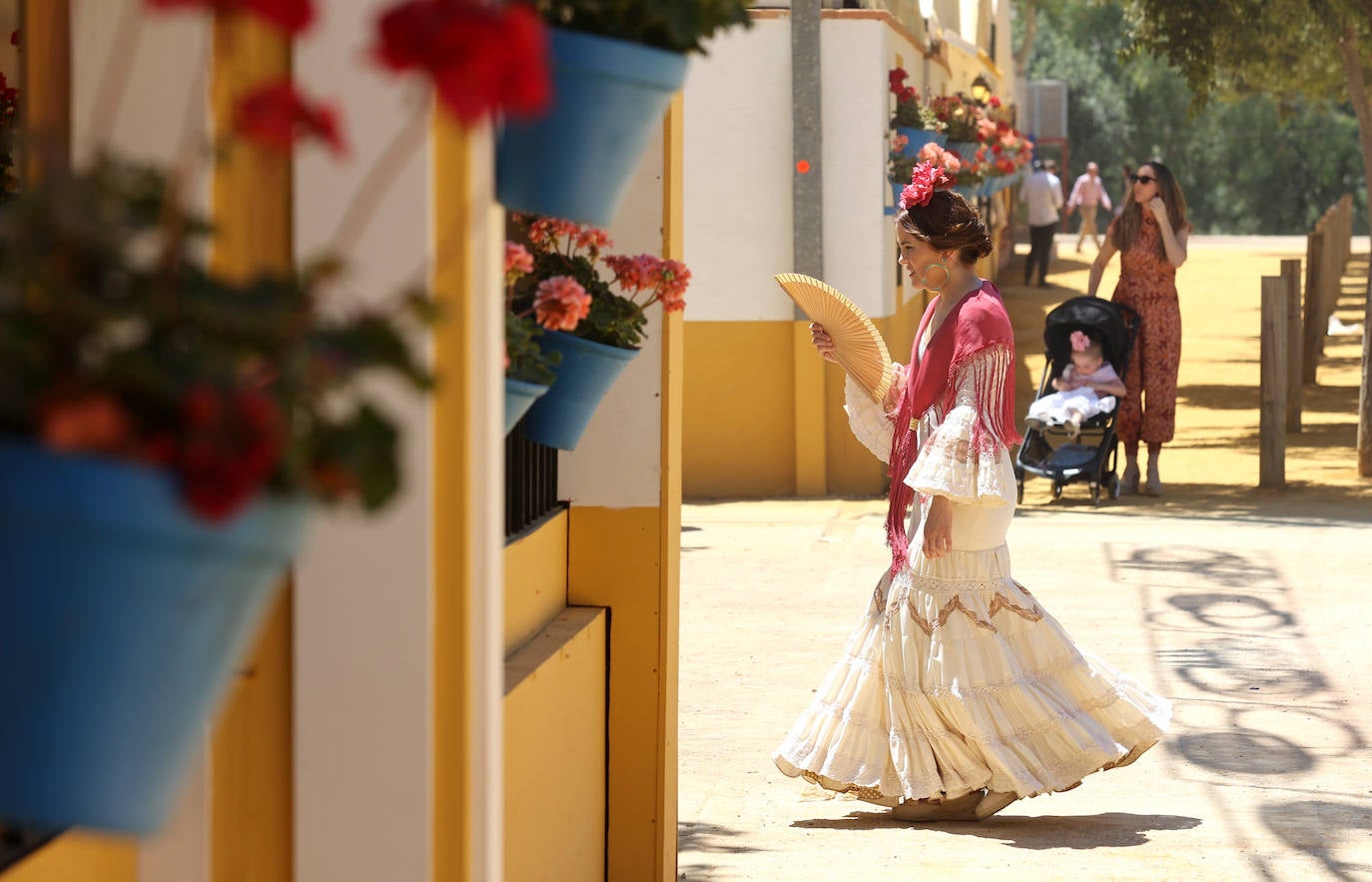 Ambiente de gala en el domingo de Feria de Córdoba, en imágenes