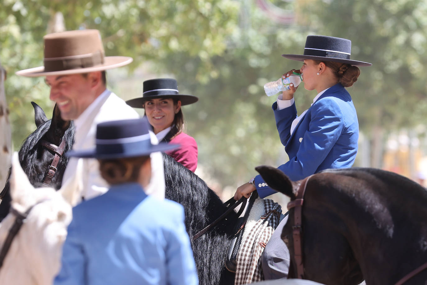 Ambiente de gala en el domingo de Feria de Córdoba, en imágenes