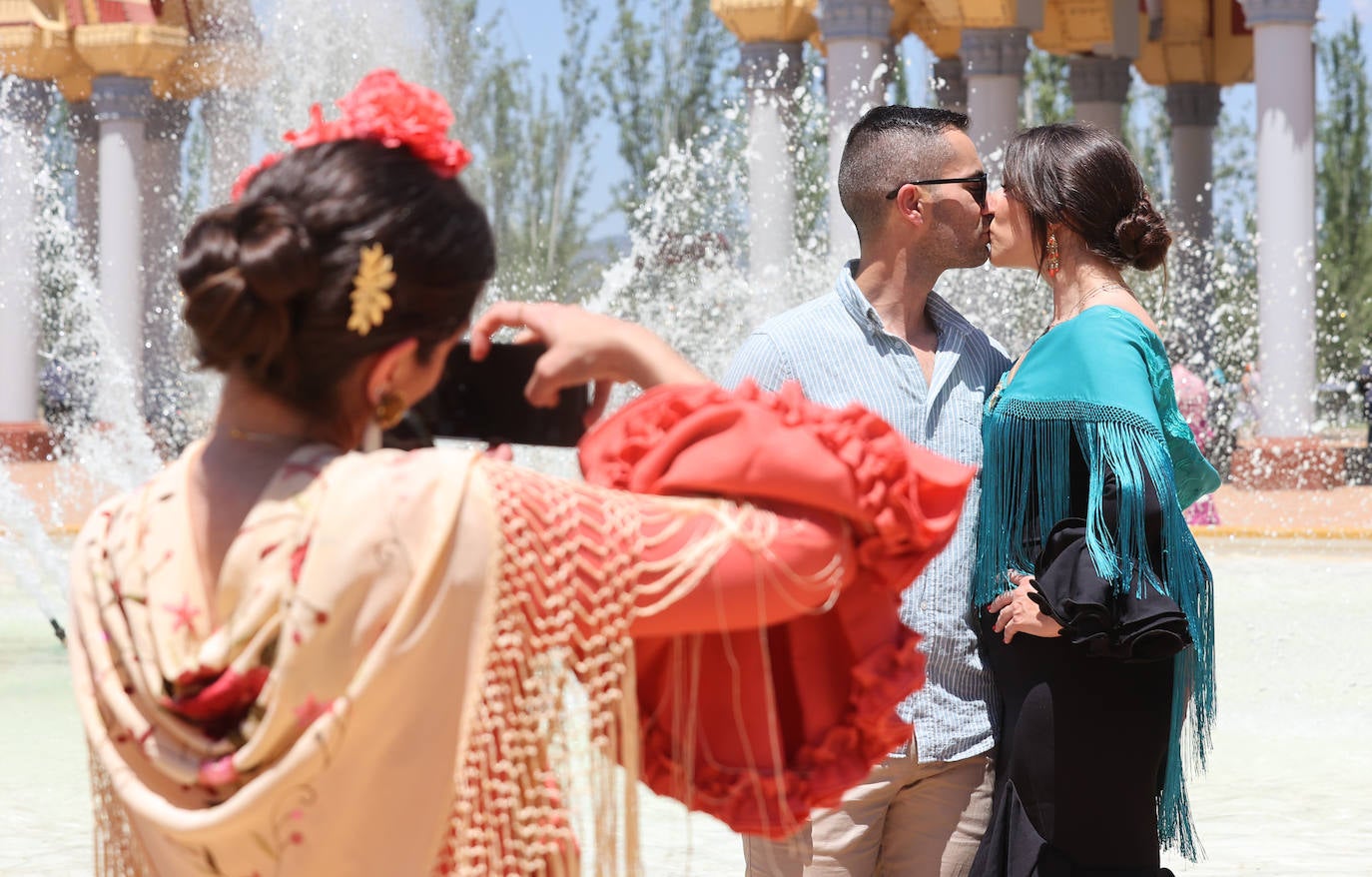 Ambiente de gala en el domingo de Feria de Córdoba, en imágenes