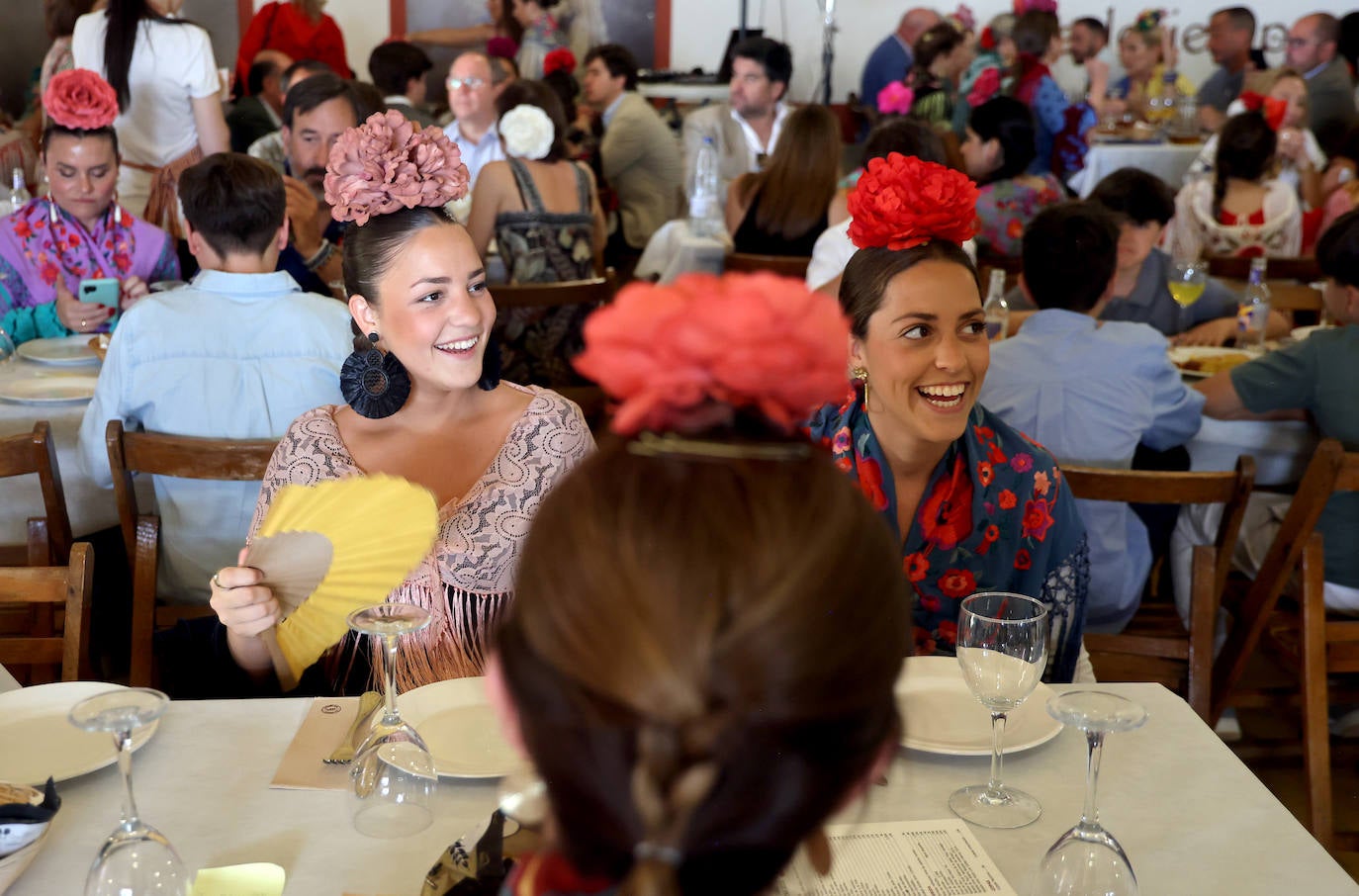 Ambiente de gala en el domingo de Feria de Córdoba, en imágenes