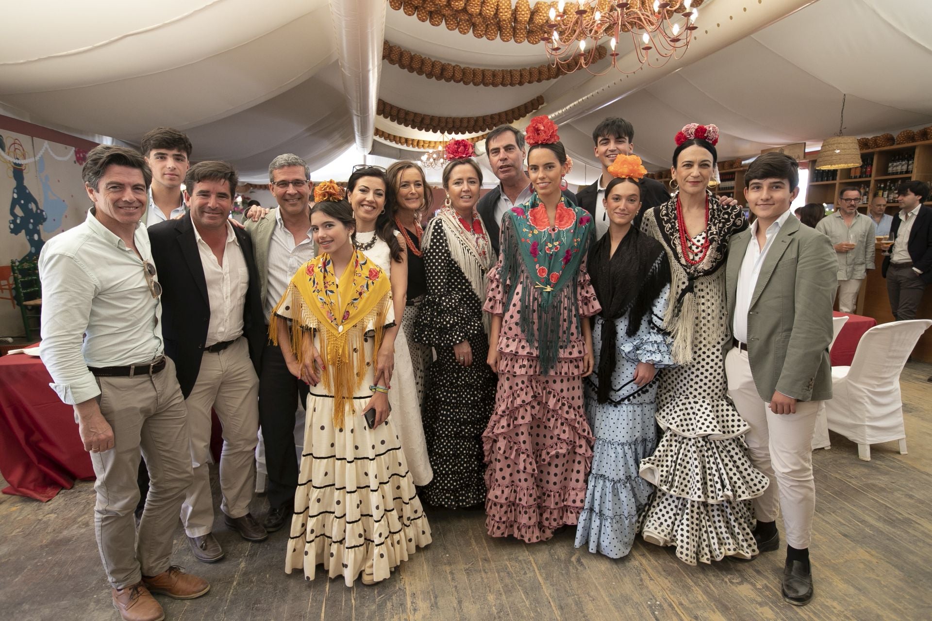 Las casetas bullen el domingo de la Feria de Córdoba, en imágenes