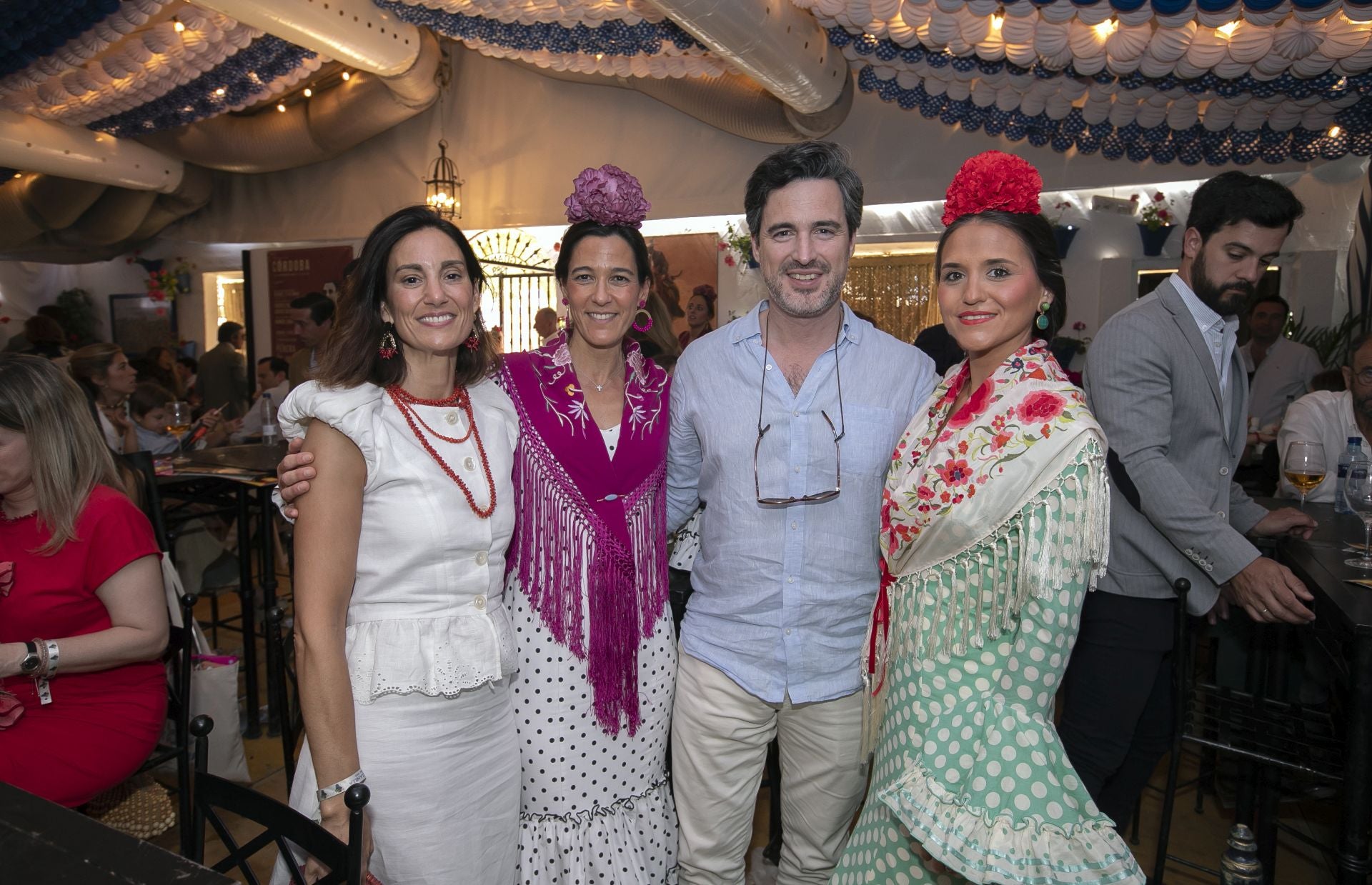 Las casetas bullen el domingo de la Feria de Córdoba, en imágenes