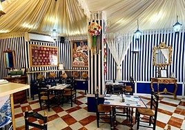 ¿Una caseta de feria o un chiringuito? Este es el lugar donde estuvo Chicote que ahora triunfa en la playa de Málaga