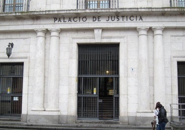 Fiscalía pide 12 años de cárcel para un joven por violar a una mujer en un portal