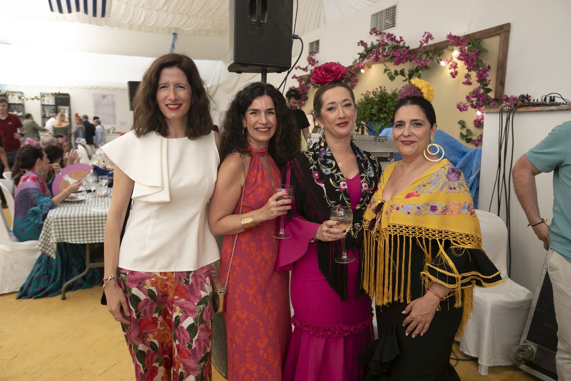 Las casetas brillan el lunes de la Feria de Córdoba, en imágenes