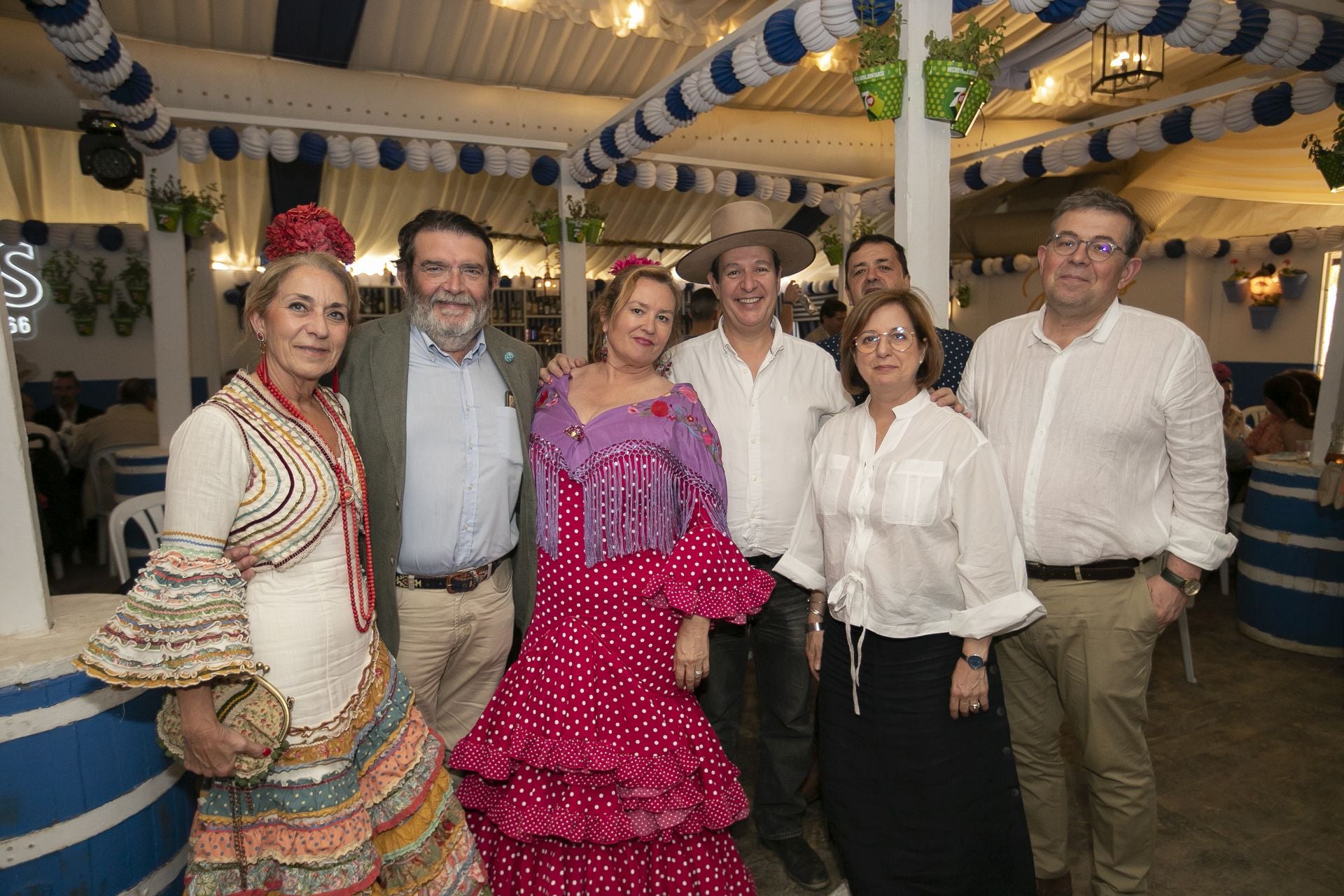 Las casetas brillan el lunes de la Feria de Córdoba, en imágenes