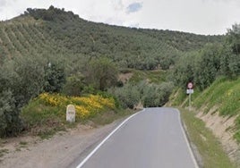 Accidente Córdoba: Mueren dos personas y una tercera está herida grave tras sufrir su coche una caída en Iznájar y quedar atrapados