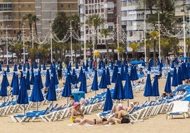 La Generalitat Valenciana emite los primeros 700 Bono Viaje 'Recuperem Turisme' para afectados por la dana