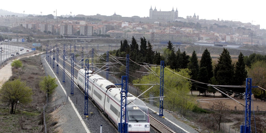 Page niega que Castilla-La Mancha esté bloqueando el AVE a Extremadura y apunta al frenazo portugués y al PP de Rajoy