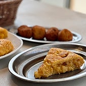 Las tortillas y croquetas de Adicto y Adicta, del Grupo Gastroadictos, estarán presentes en el Roig Arena