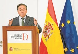 Todo el personal de Exteriores alerta de una «situación crítica»