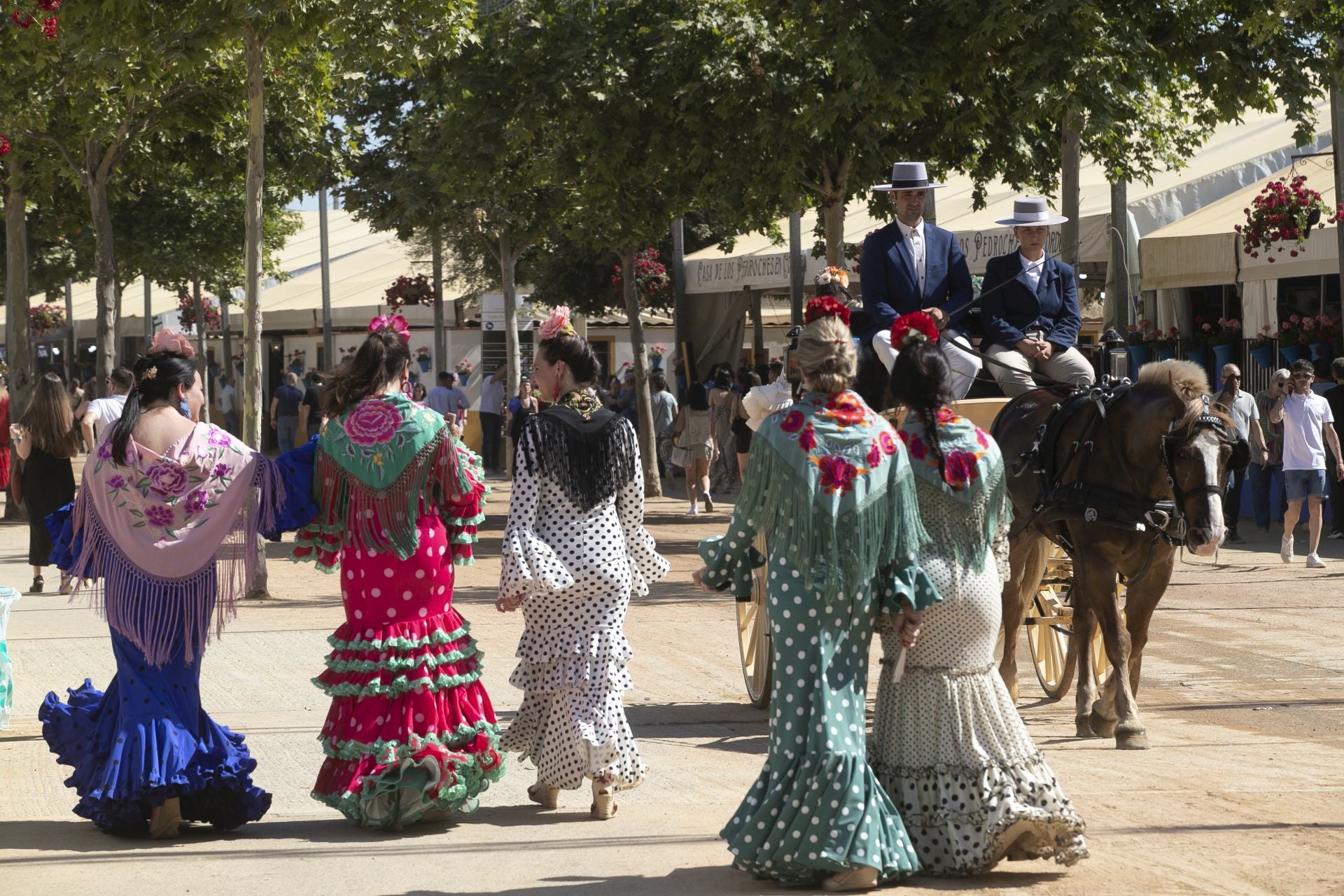 El lucido ambiente el martes de Feria de Córdoba, en imágenes