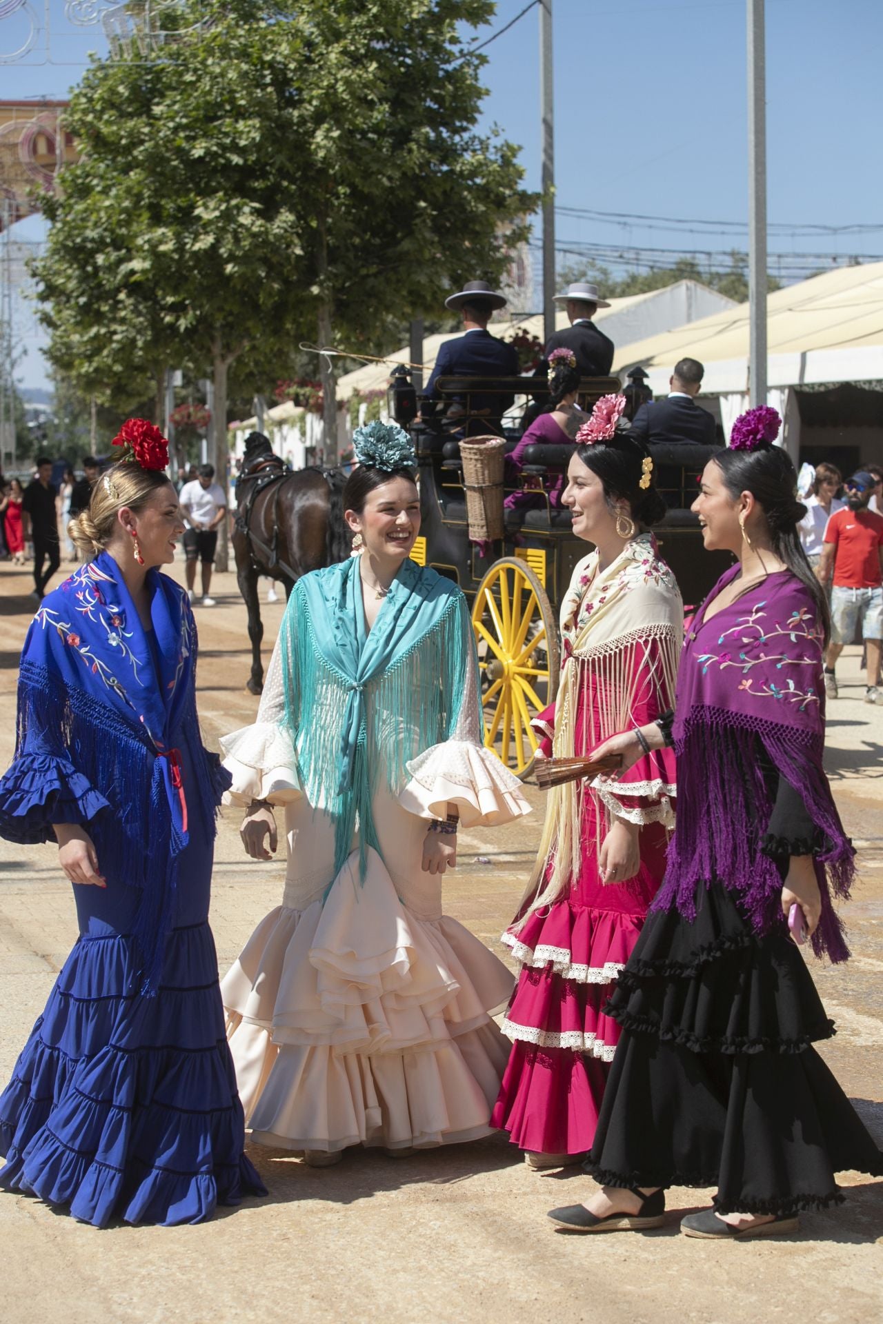 El lucido ambiente el martes de Feria de Córdoba, en imágenes