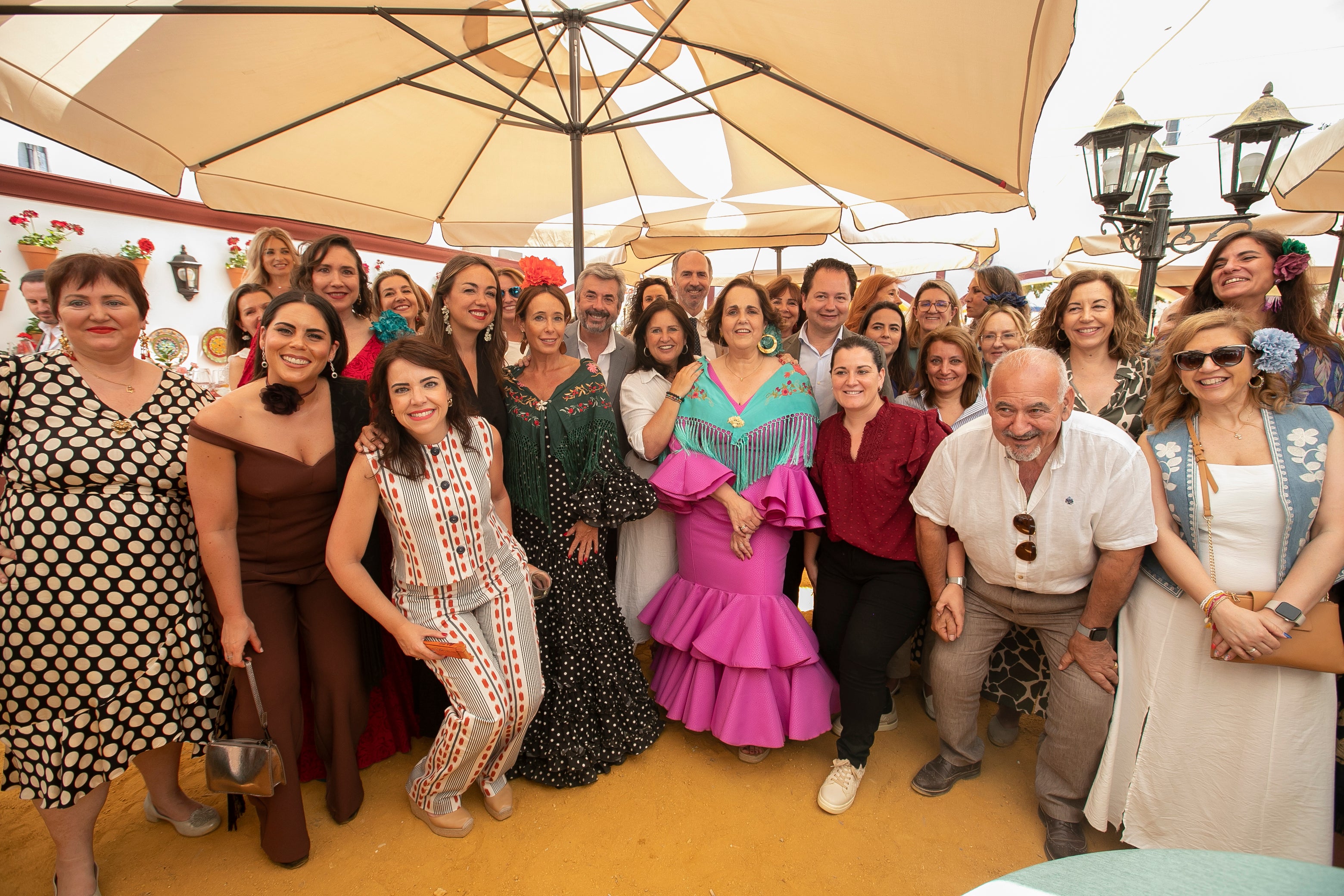 Las mejores imágenes del ambiente en las casetas el martes de Feria en Córdoba