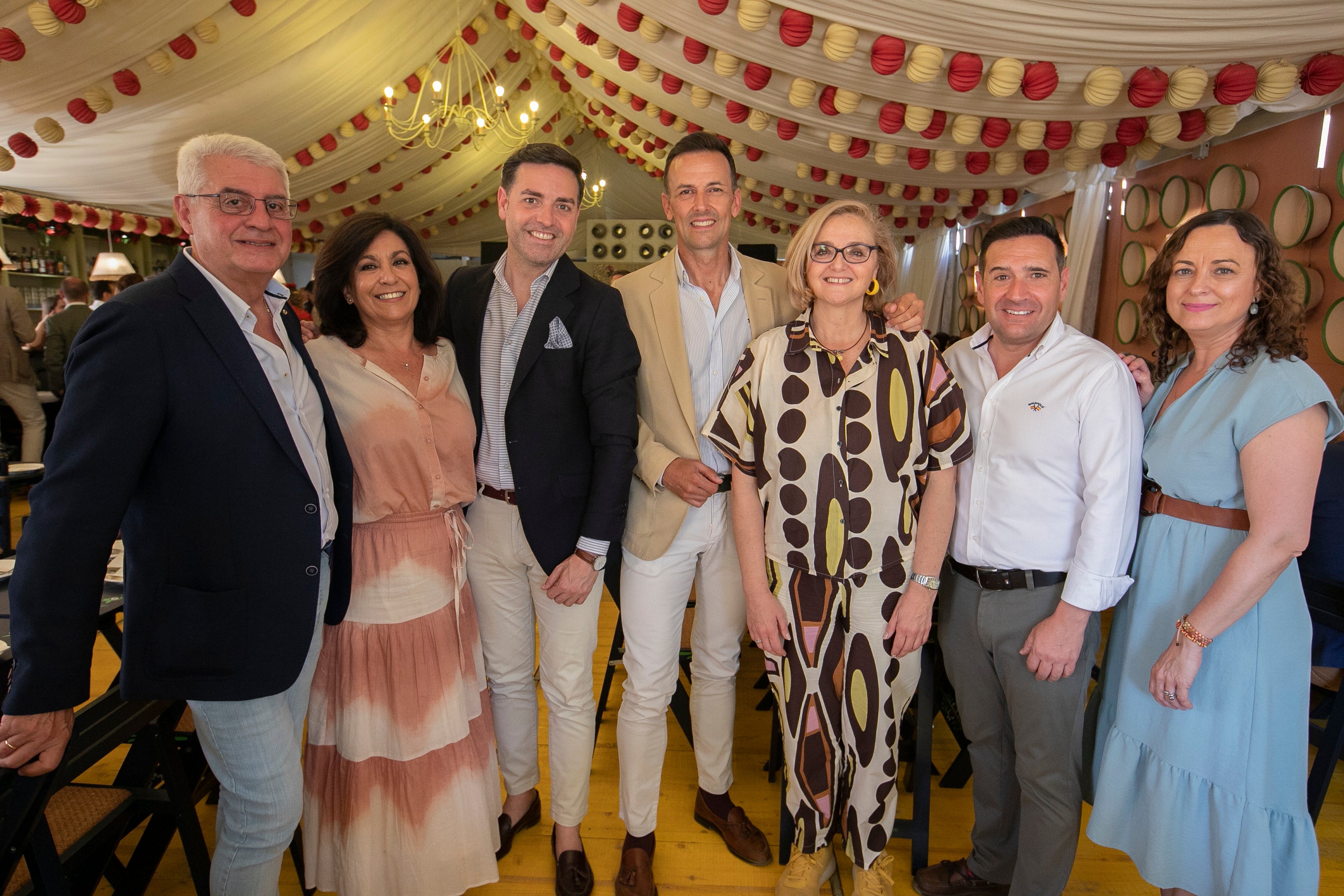 Las mejores imágenes del ambiente en las casetas el martes de Feria en Córdoba