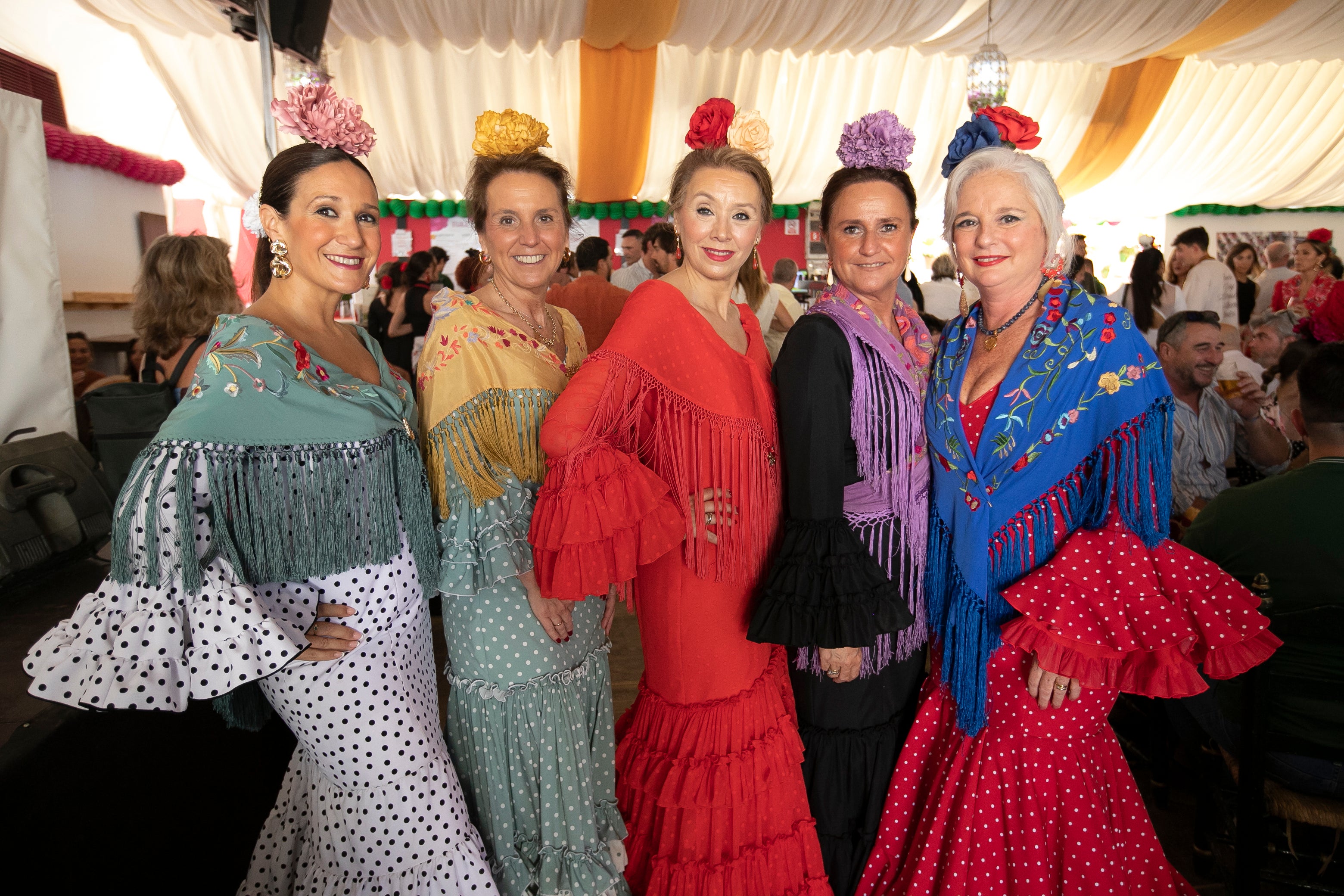 Las mejores imágenes del ambiente en las casetas el martes de Feria en Córdoba