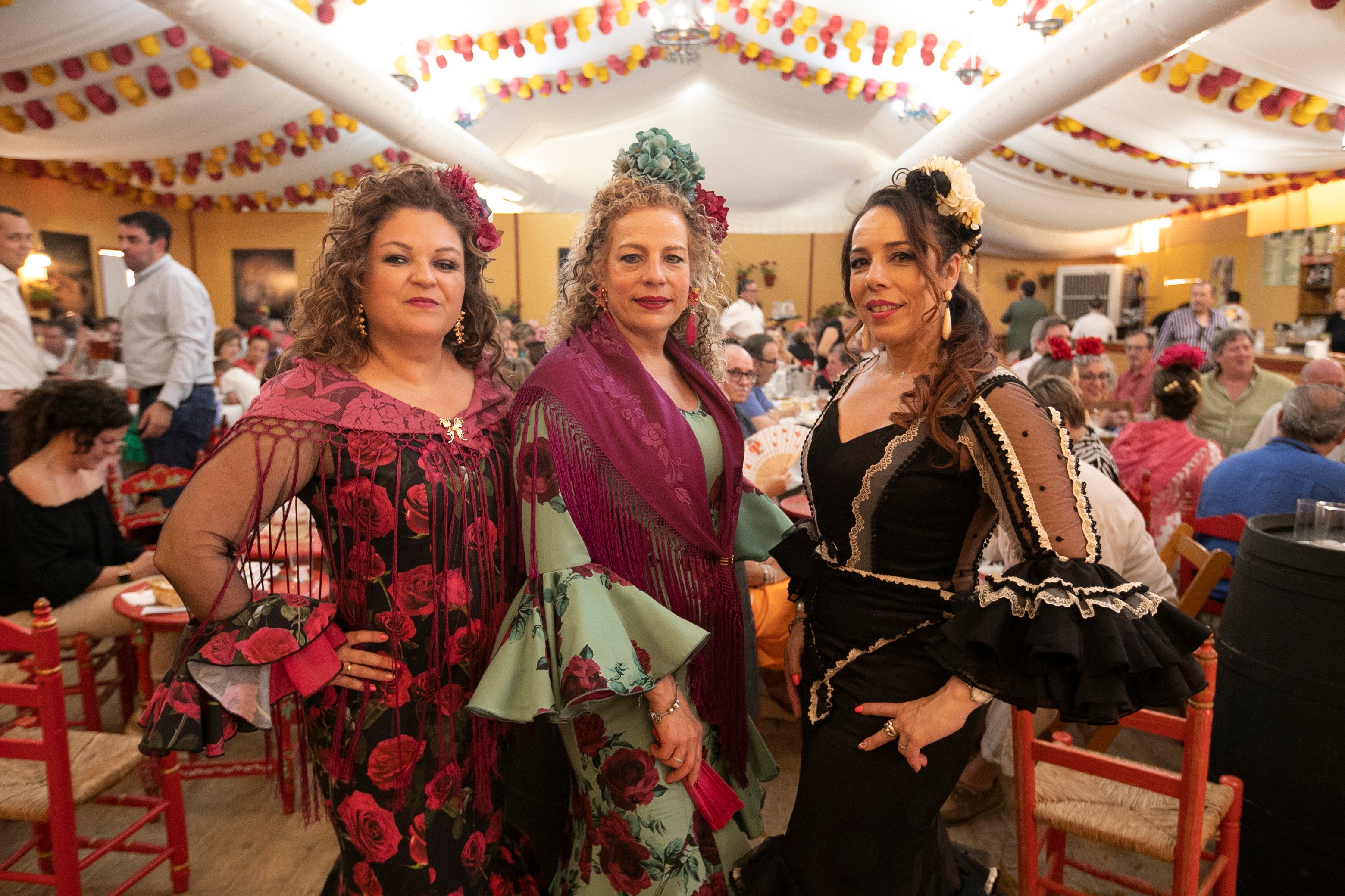 El clima de disfrute en las casetas de la Feria de Córdoba este martes, en imágenes