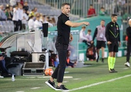 Iván Ania: «Más que experiencia, necesitamos jugadores con hambre la próxima temporada»