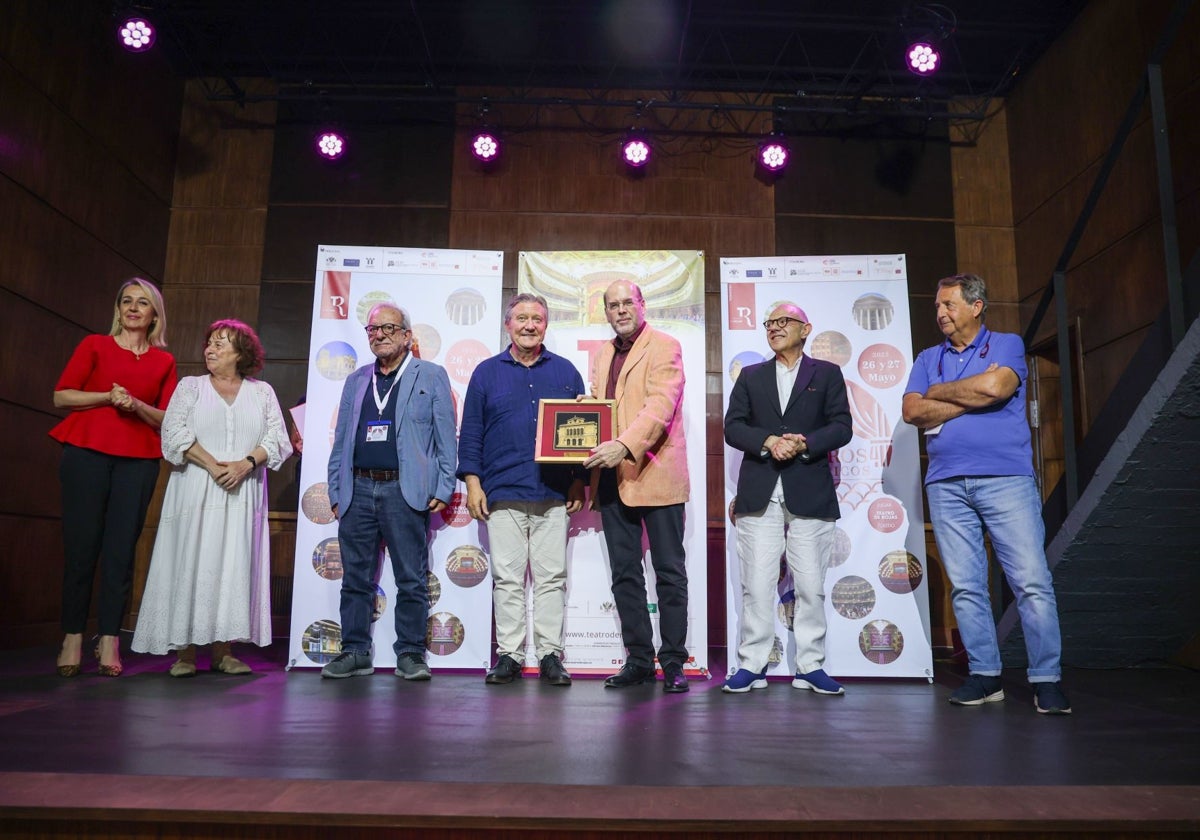 Cañizares, Ana Pérez, Plaza y los cuatro galardonados en la clausura de las jornadas de teatros históricos