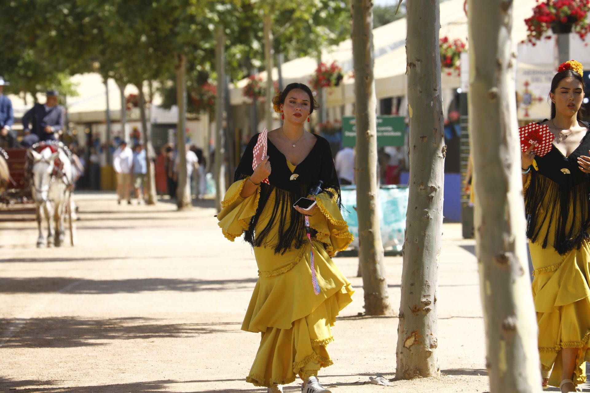 El brillante ambiente del miércoles de Feria en Córdoba, en imágenes