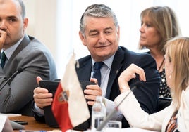 La conferencia de presidentes autonómicos, en el aire por la negativa del Gobierno a negociar el orden del día